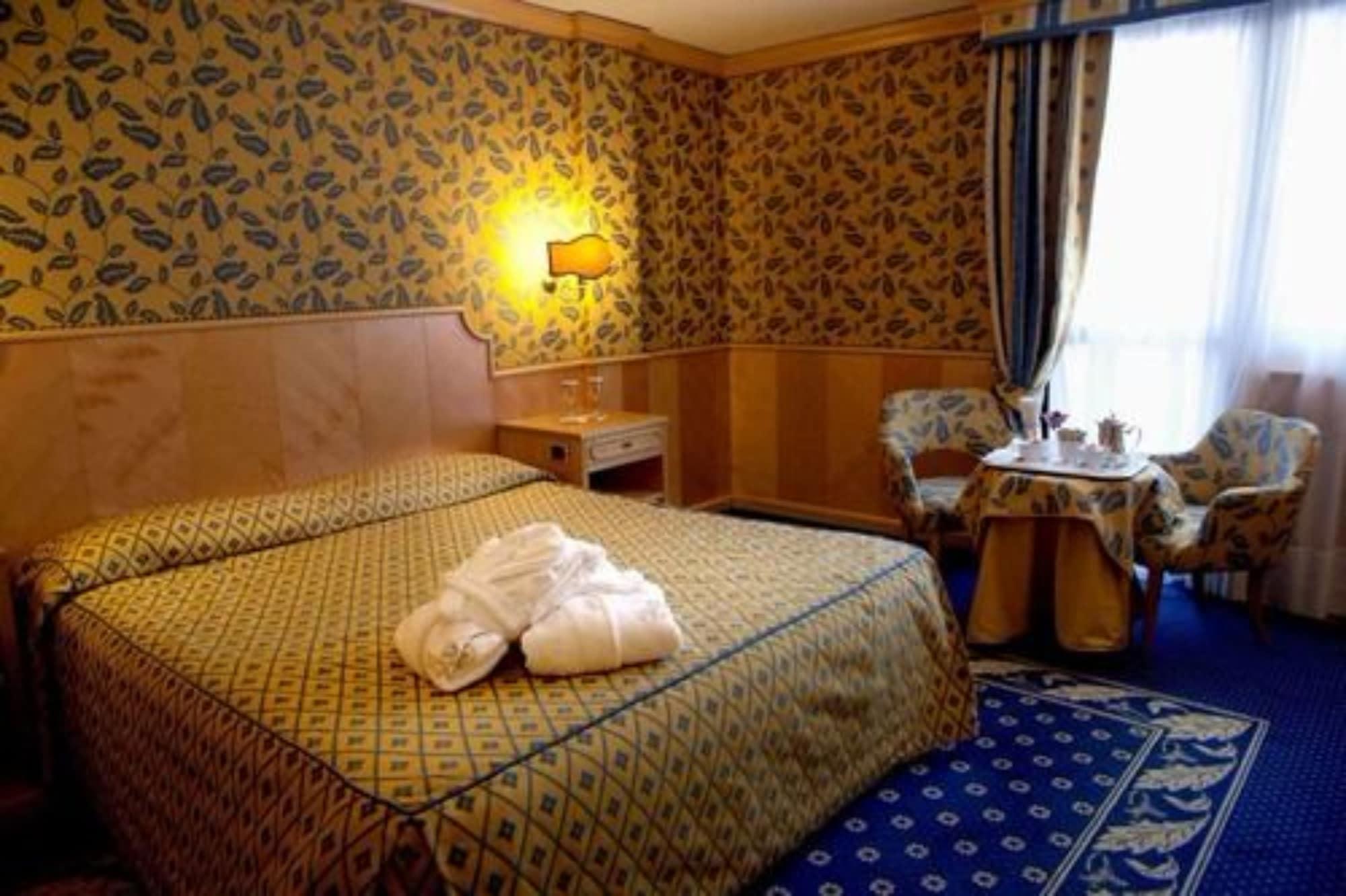 Hotel Spinale Madonna Exterior foto